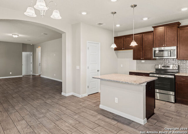 Image 9 of 26 For 754 Farmers Dell