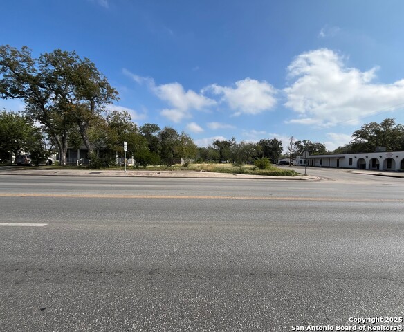 Details for 328 Getty S, Uvalde, TX 78801