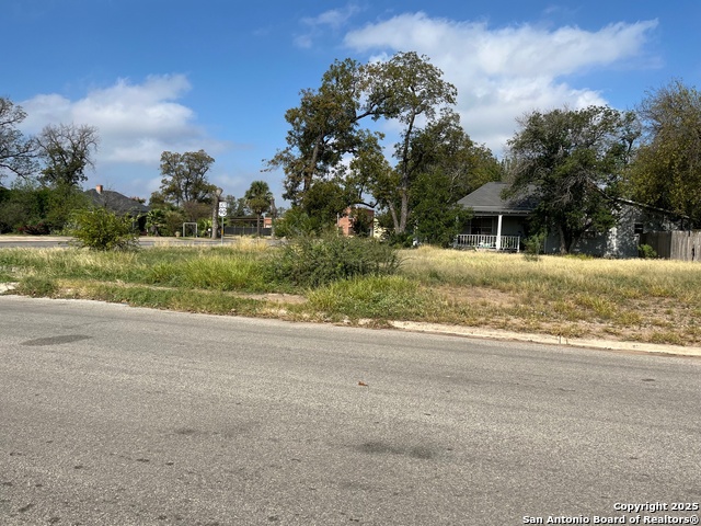 Image 3 of 6 For 328 Getty S