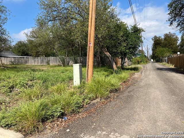 Image 4 of 6 For 328 Getty S