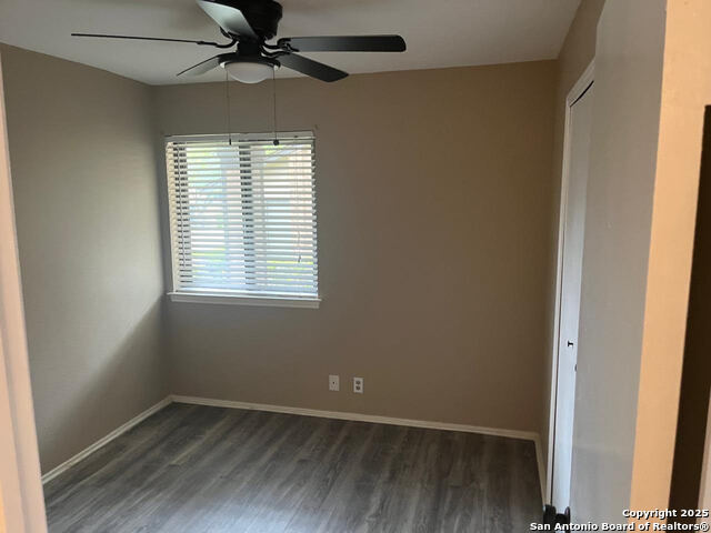 Listing photo id 8 for 9345 Dover  9345