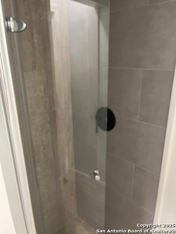 Listing photo id 13 for 9345 Dover  9345