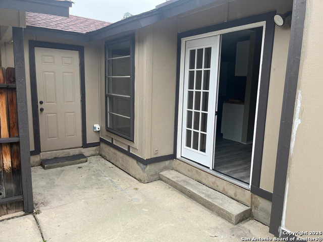 Listing photo id 15 for 9345 Dover  9345