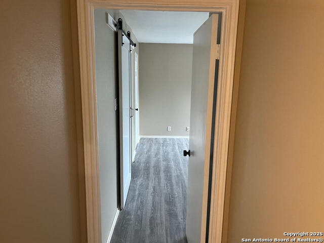 Listing photo id 6 for 9345 Dover  9345