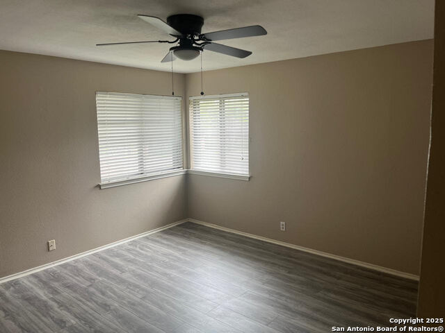 Listing photo id 7 for 9345 Dover  9345