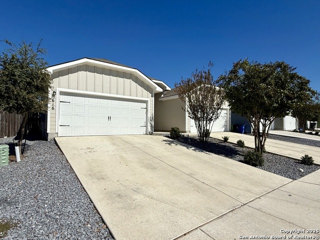 Image 2 of 24 For 616-618 Heathers