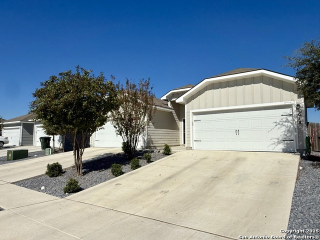 Image 3 of 24 For 616-618 Heathers