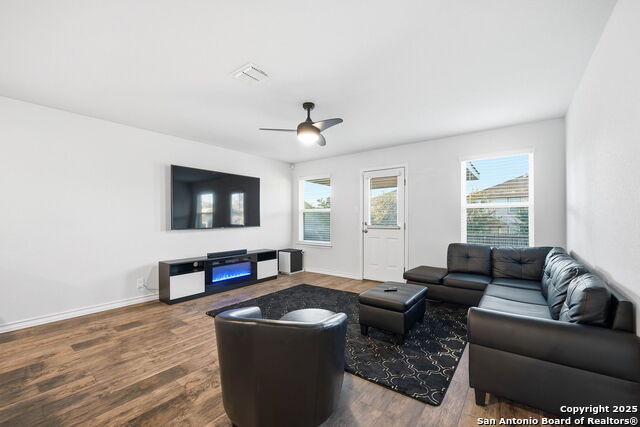 Image 12 of 35 For 4826 Swing Arc Way