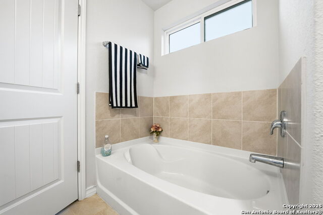 Image 16 of 35 For 4826 Swing Arc Way