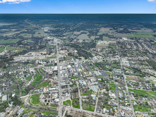 Listing photo id 11 for 115 Pecan St