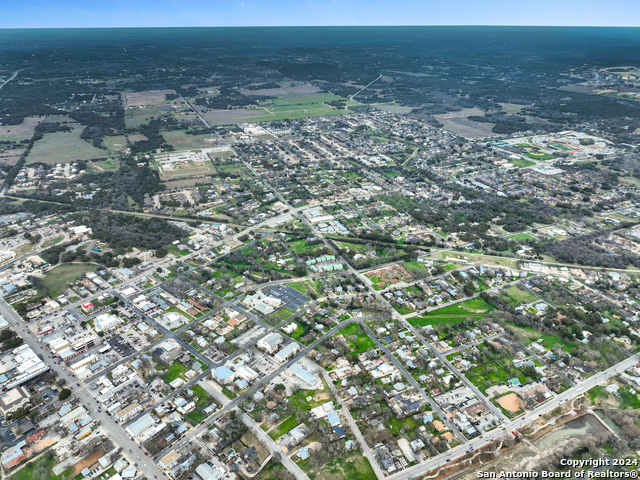 Listing photo id 4 for 115 Pecan St