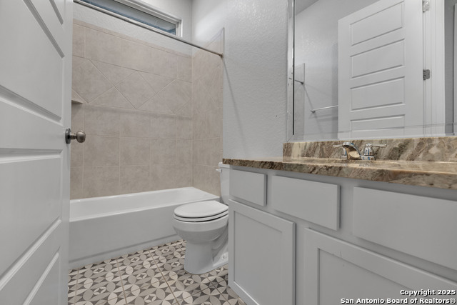 Image 24 of 34 For 15766 La Subida