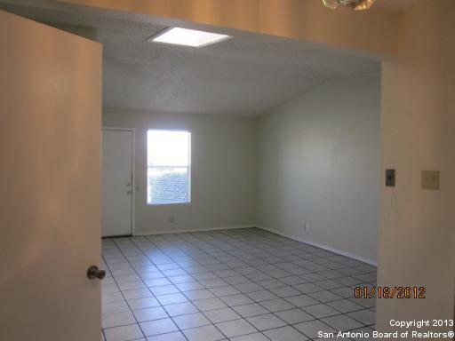 Image 4 of 18 For 5513 Lochmoor 1