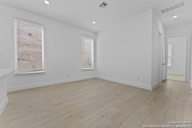 Image 4 of 33 For 5516 Paschal Park