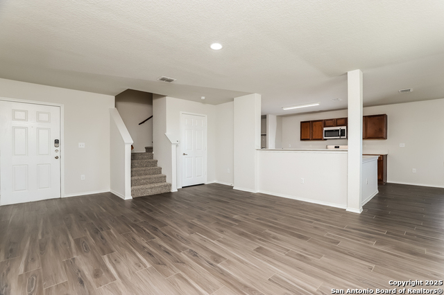 Image 11 of 17 For 822 Robillard