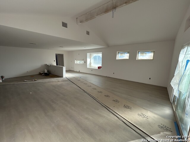 Listing photo id 2 for 9818 Mill River