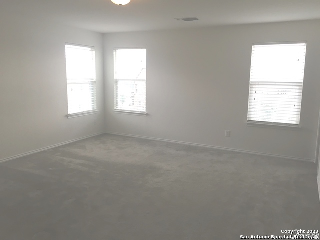 Listing photo id 5 for 525 Dusty Emerald