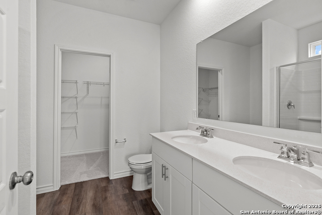 Image 24 of 36 For 944 Heartseed Avenue