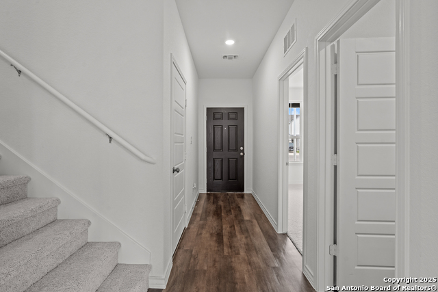 Image 3 of 36 For 944 Heartseed Avenue