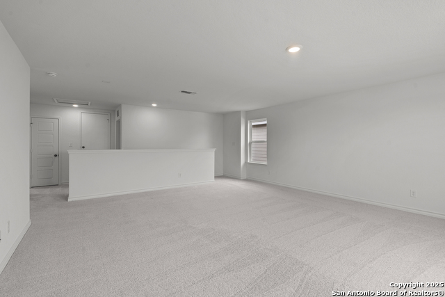 Image 30 of 36 For 944 Heartseed Avenue