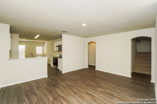 Listing photo id 3 for 8819 Ashley Wilkes