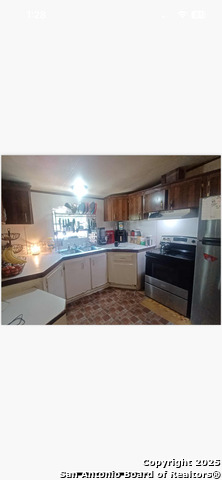 Listing photo id 1 for 109 Hackberry