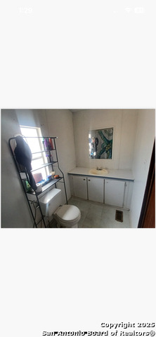 Listing photo id 3 for 109 Hackberry