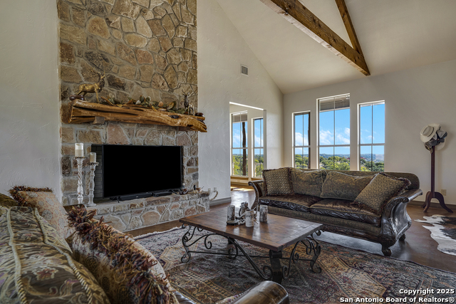 Image 10 of 17 For 515 Settlers Way North