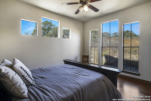 Image 15 of 17 For 515 Settlers Way North