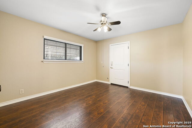 Image 19 of 33 For 31919 Jay Bird