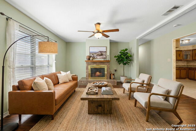 Image 7 of 33 For 31919 Jay Bird