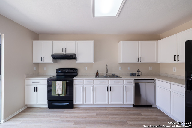 Listing photo id 8 for 2439 Paddle Creek