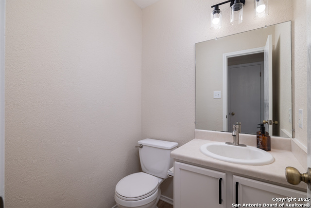 Listing photo id 10 for 2439 Paddle Creek