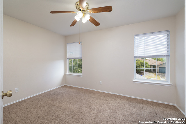 Listing photo id 12 for 2439 Paddle Creek