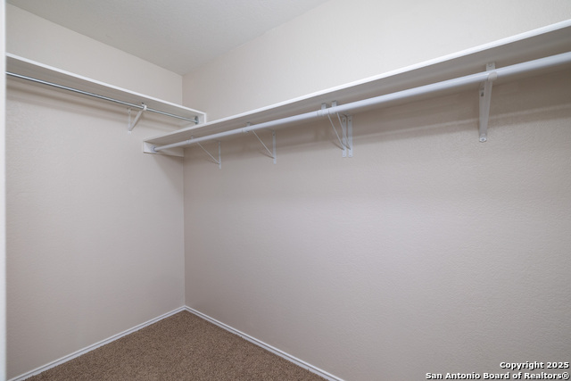 Listing photo id 13 for 2439 Paddle Creek