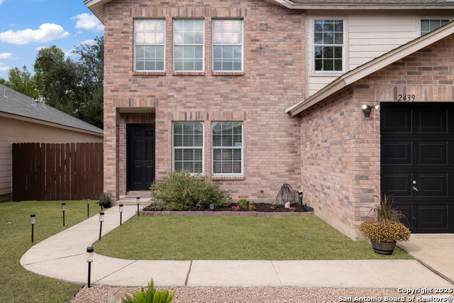 Listing photo id 0 for 2439 Paddle Creek