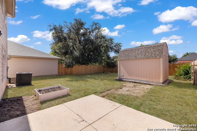 Listing photo id 21 for 2439 Paddle Creek