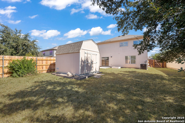 Listing photo id 24 for 2439 Paddle Creek