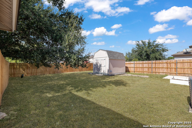 Listing photo id 25 for 2439 Paddle Creek