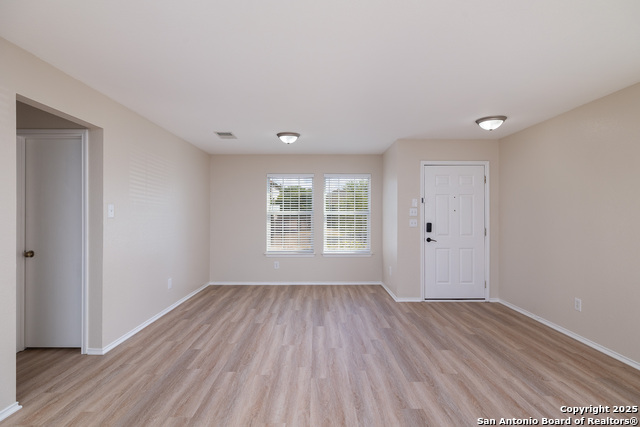 Listing photo id 3 for 2439 Paddle Creek