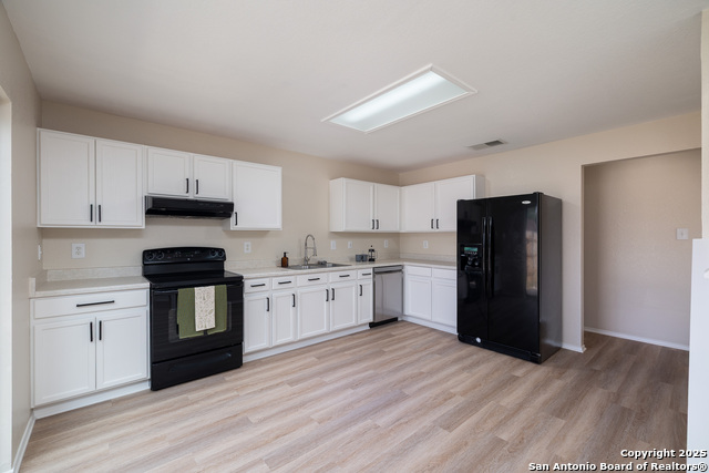 Listing photo id 7 for 2439 Paddle Creek