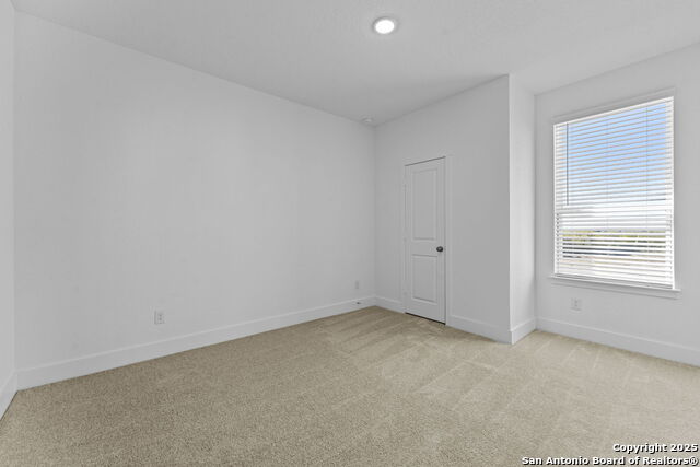 Image 32 of 39 For 5492 Paschal Park