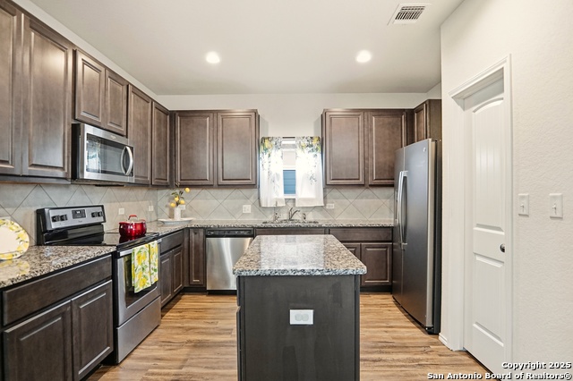 Image 11 of 36 For 143 Laurel Grace