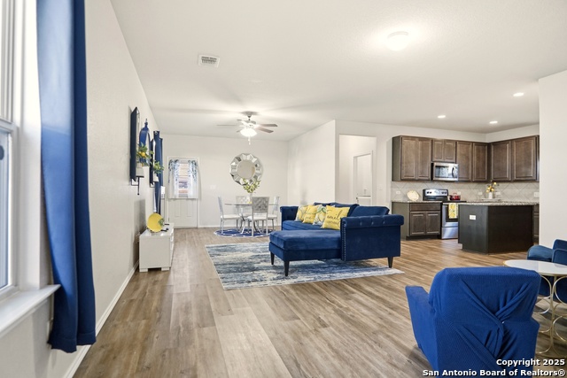 Image 6 of 36 For 143 Laurel Grace