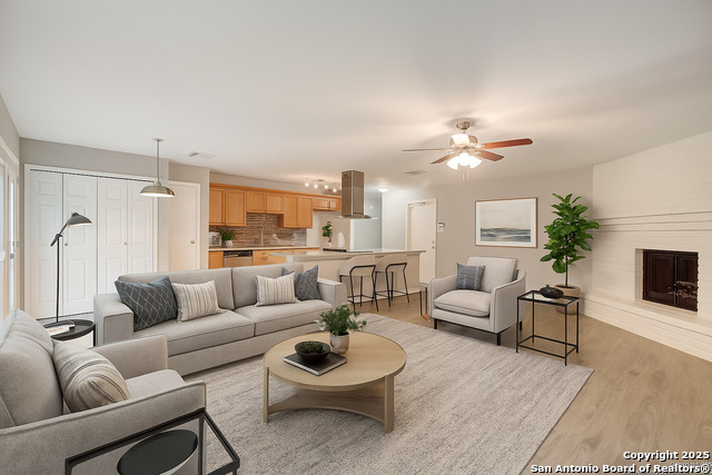 Image 7 of 25 For 13614 Larkbrook