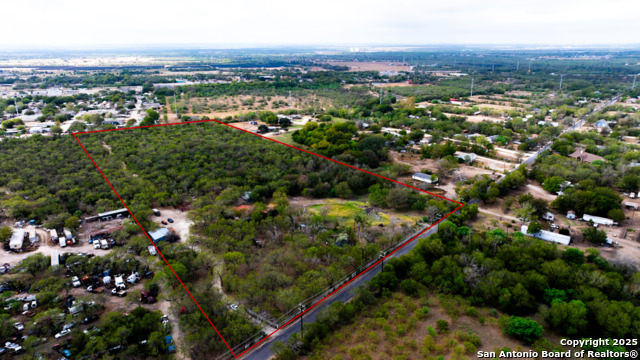 Listing photo id 2 for 5084 Higdon  