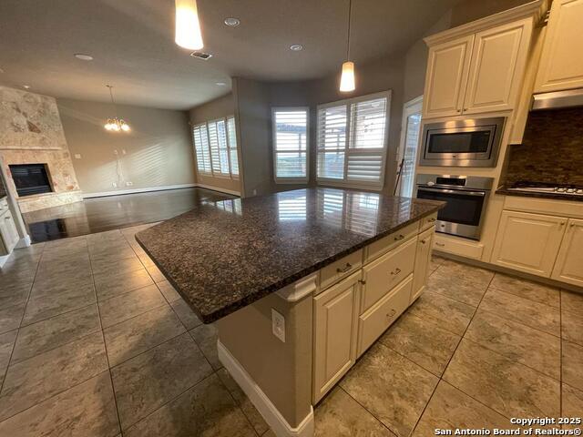 Image 11 of 17 For 18039 Branson