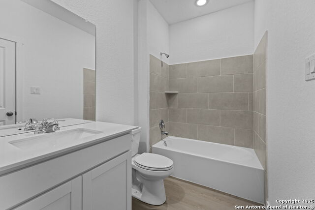 Listing photo id 10 for 3824 Northaven