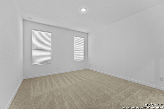 Listing photo id 16 for 3824 Northaven