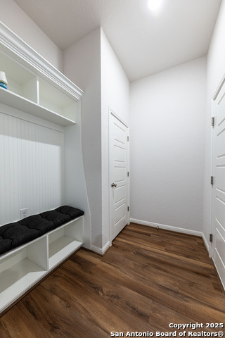 Listing photo id 18 for 19131 Garibaldi